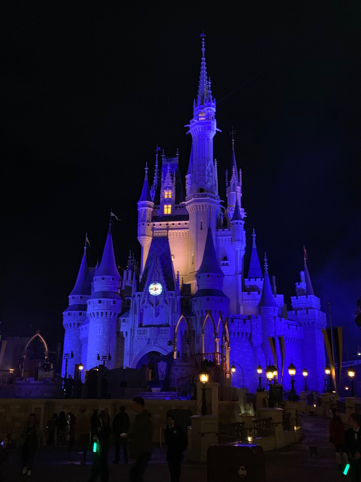 Sunday Savings Series Win a Night in the Cinderella Castle Suite