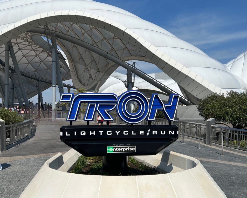 Ten Second Tip: TRON Lightcycle / Run and Dining Reservations - Disney ...